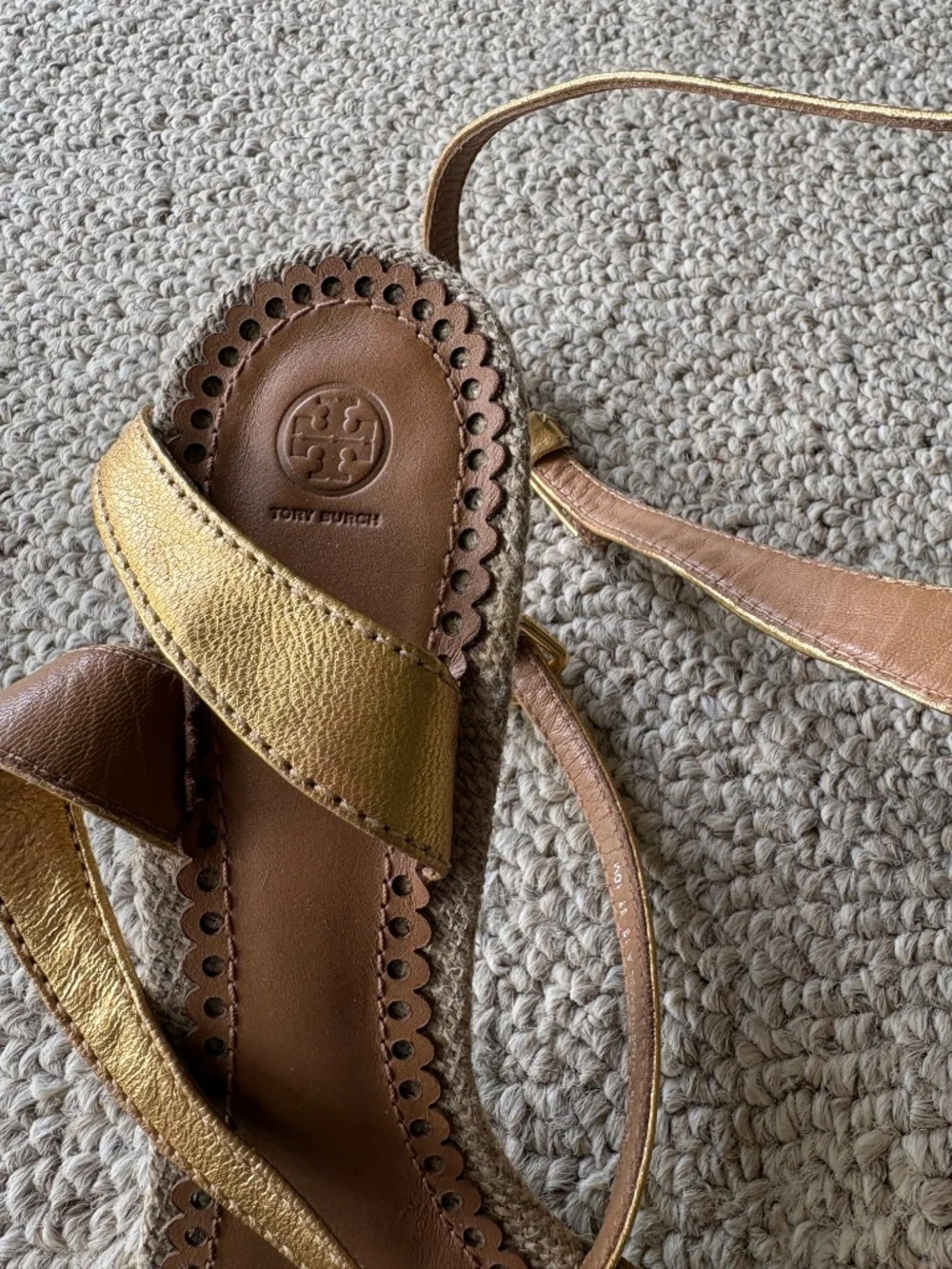 Tory Burch Aileen Gold Metallic Cutout Heels Sandals Sz 10 Glam Chic